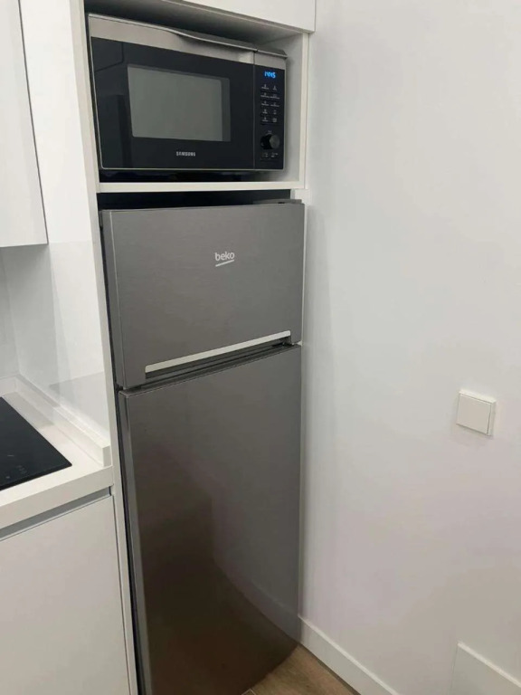 Bernabeu/ C.Universitaria Apartments