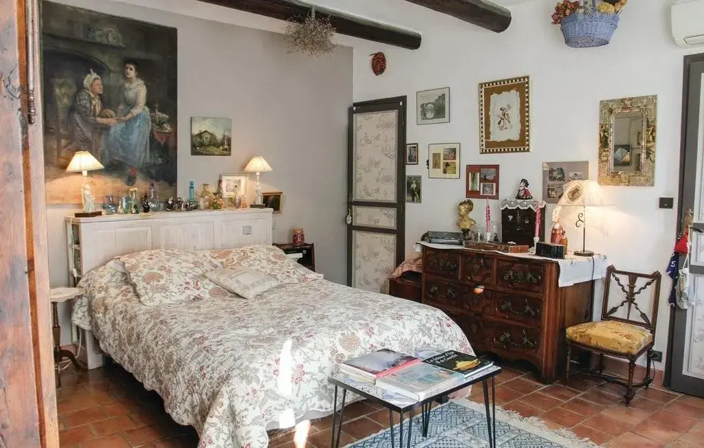 LA CASA DE BOULBON