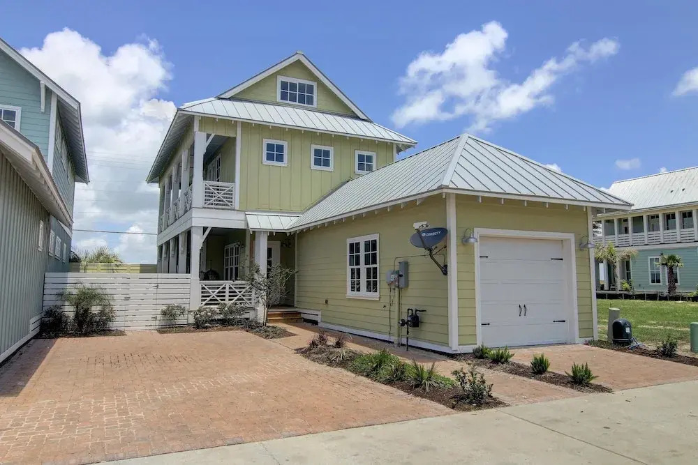 Cinnamon Shore- Sunny Outlook 119 FI