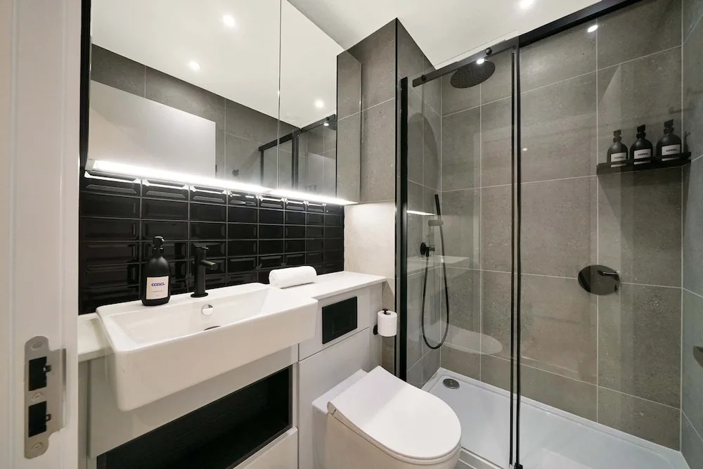 Rosso Suite 2BR City Views