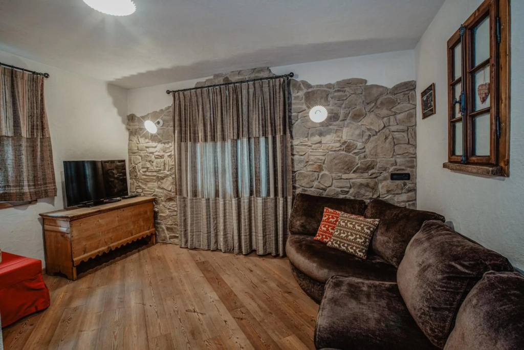 Pradella Apartments