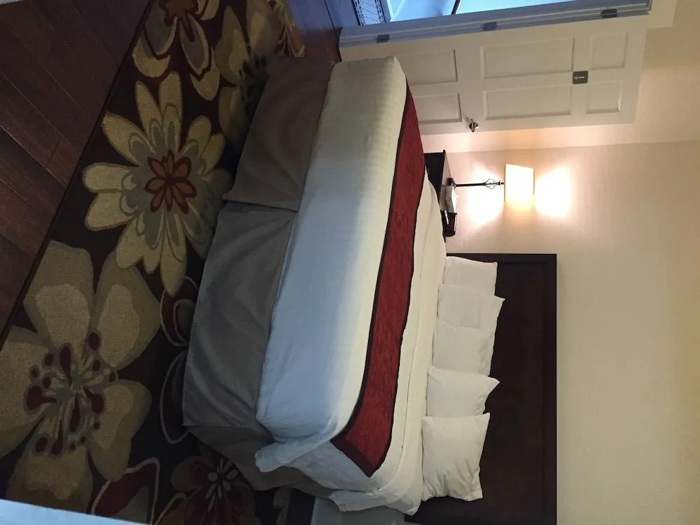 Naders Motel & Suites