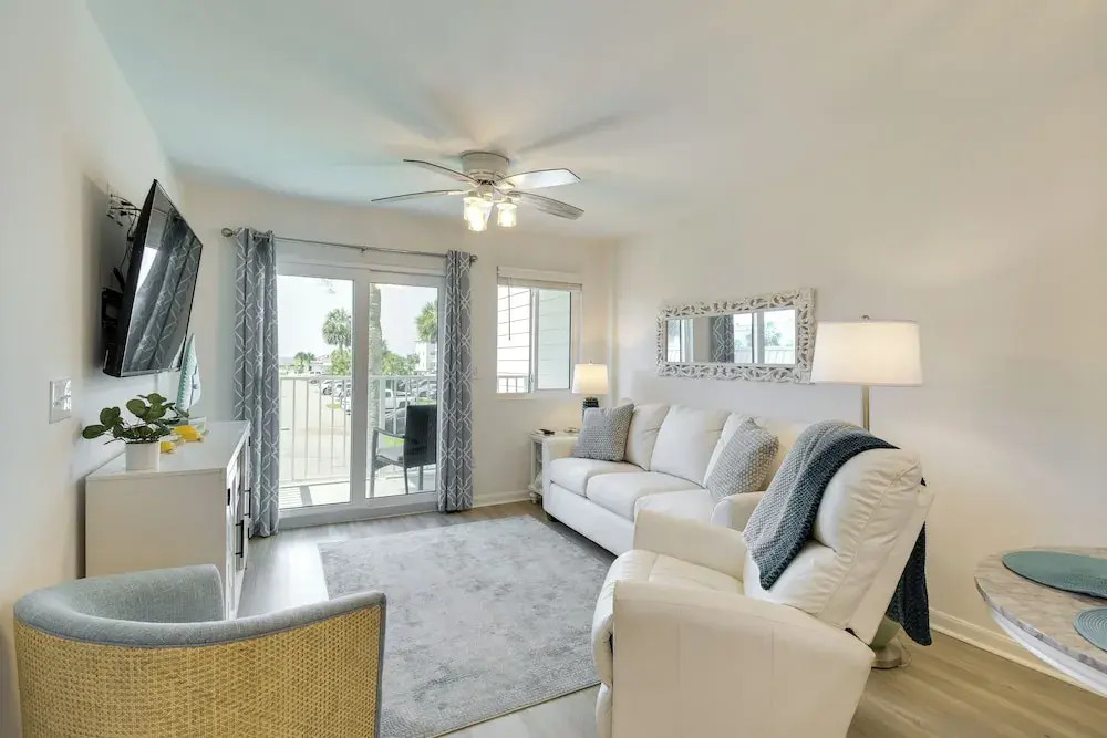 Walk to Beach! Gulf Shores Escape w/ Indoor Pool