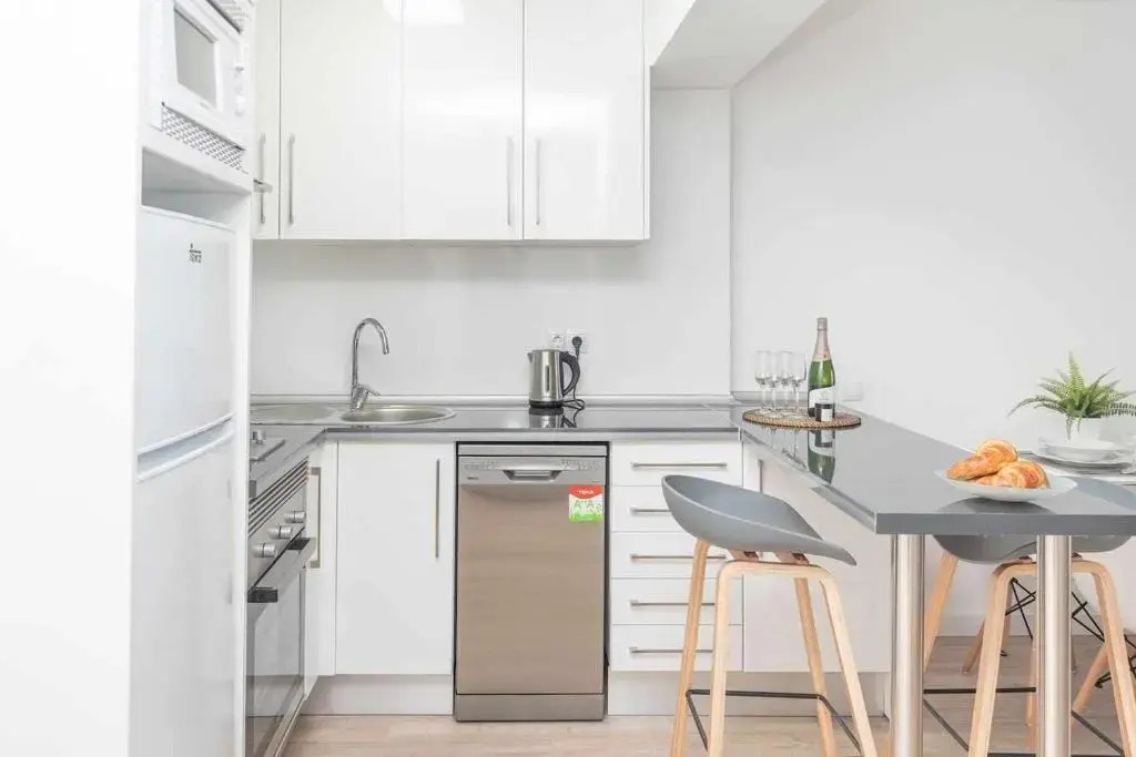 NEW Apt RELAX HOME a 150 m del mar WIFI y Piscina