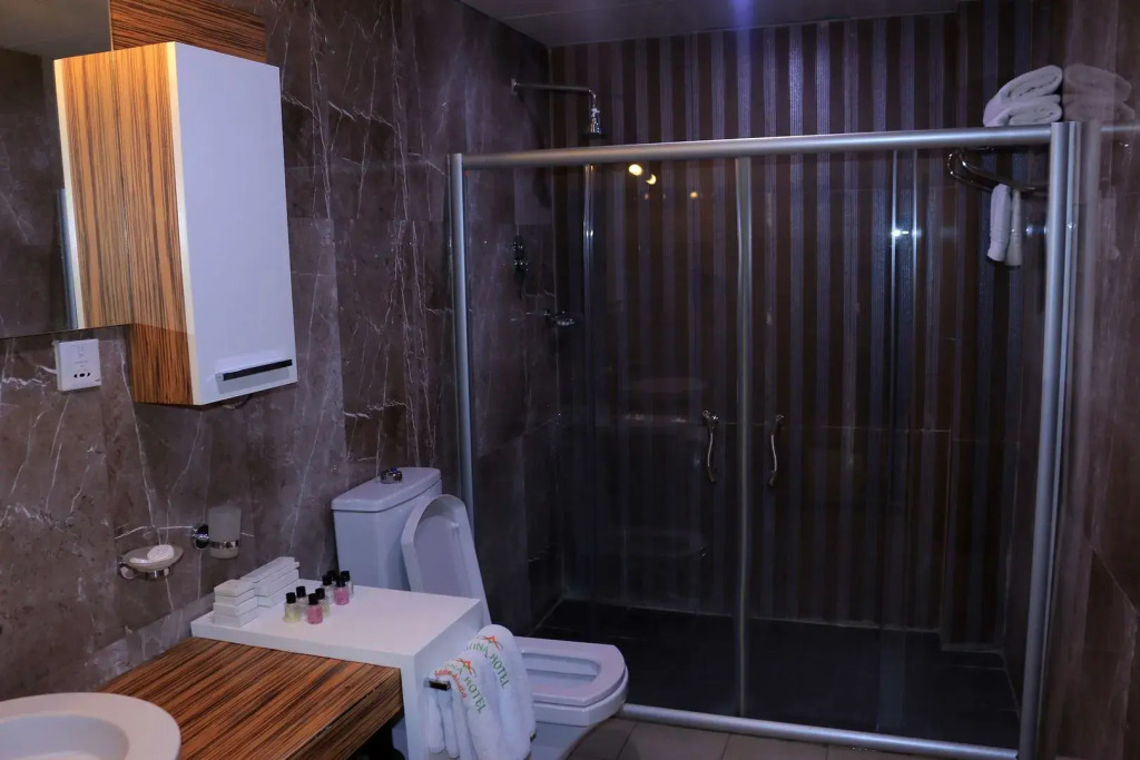Momona Hotel