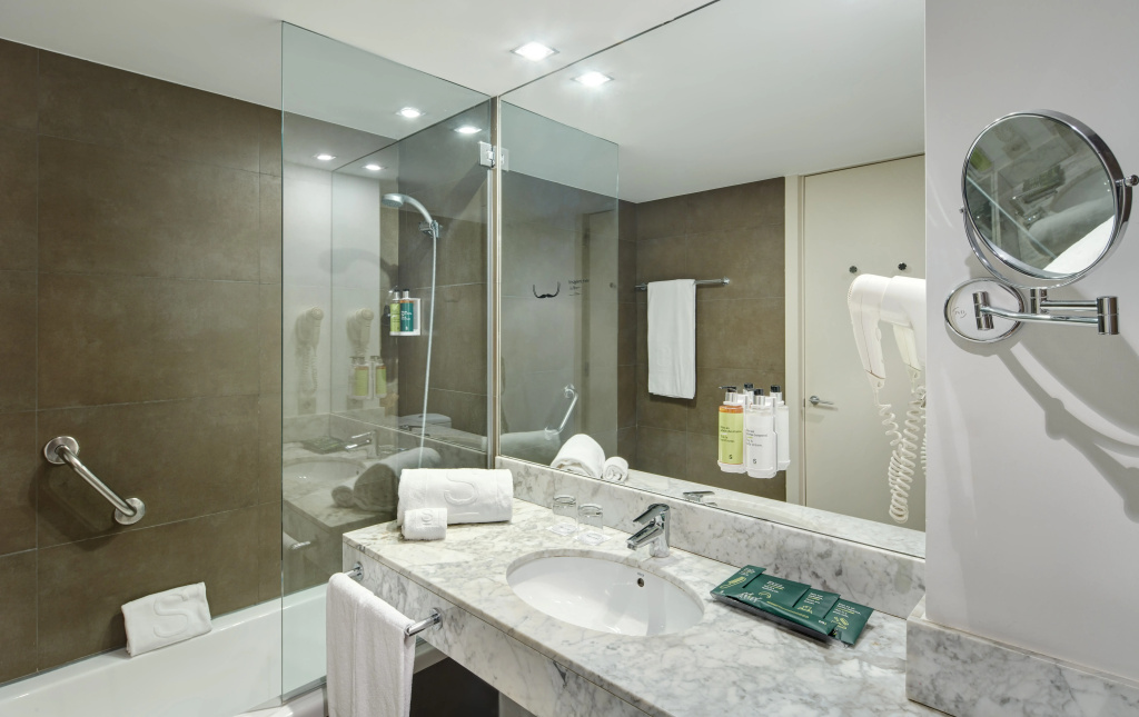 Отель Sercotel Amister Art