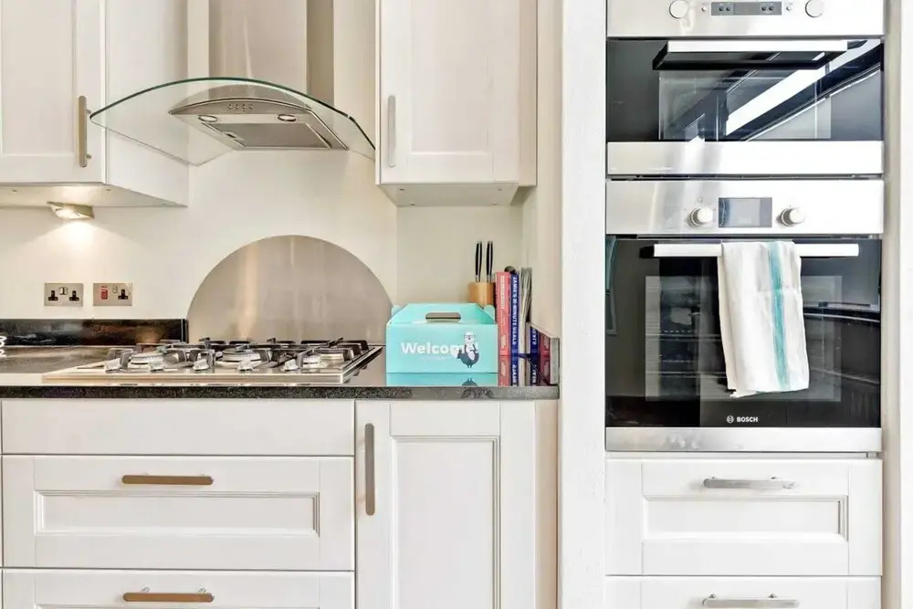 Stylish and Bright 3 Bedroom Duplex in North London