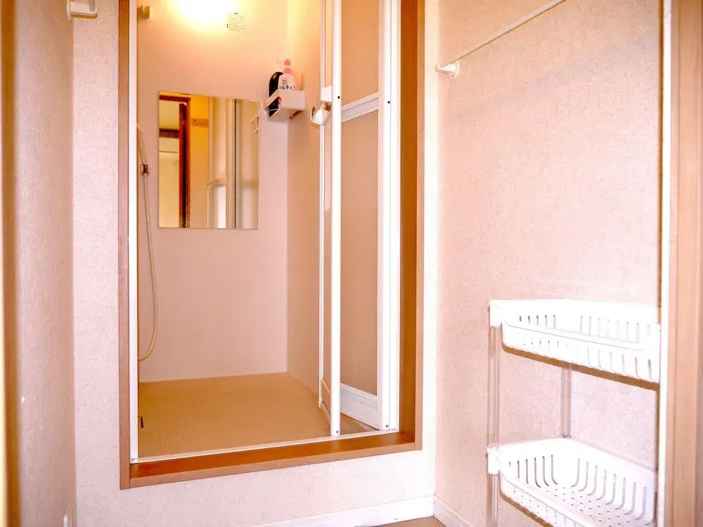 Guesthouse Osaka Tengachaya Station front hall