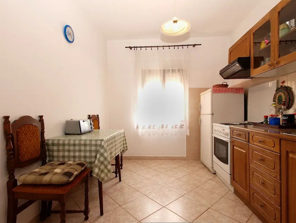 Apartment 1858