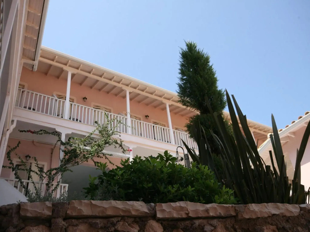 Ionis Hotel