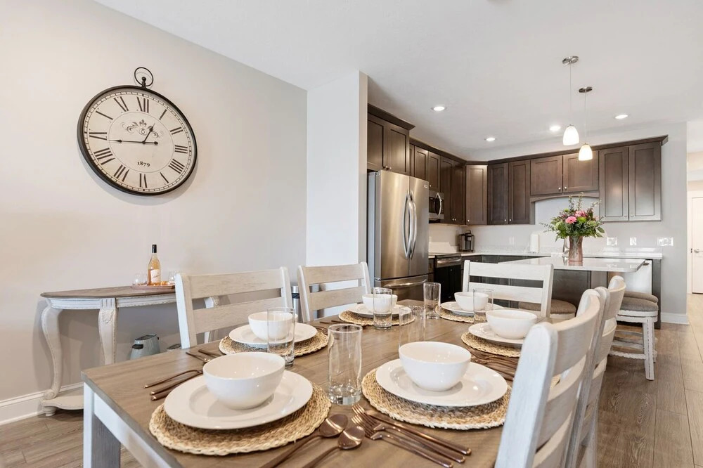 539 Bay St. Lake View Condo Unit 403E