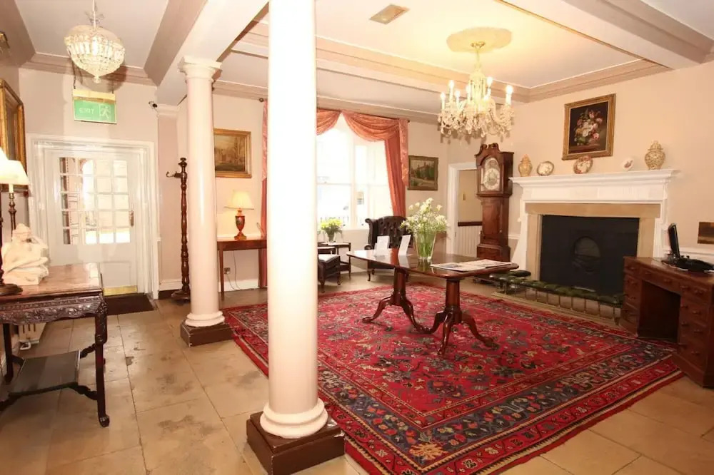 The Shelleys Hotel