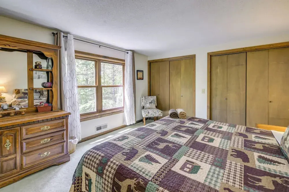 New Hampshire Vacation Rental - Walk to Beach!