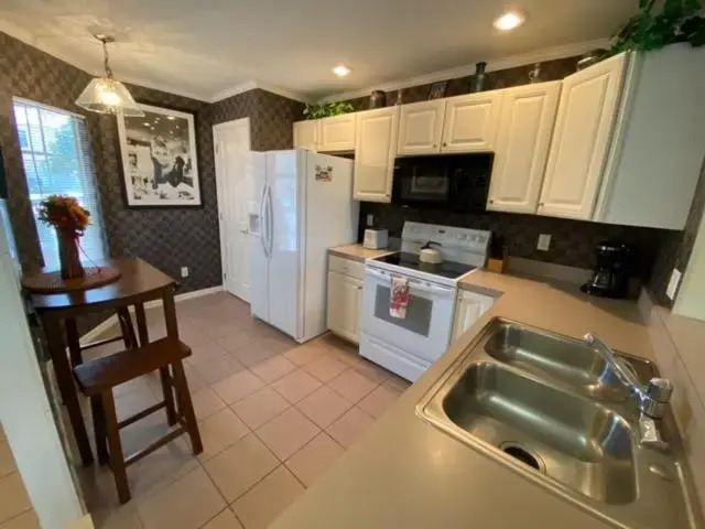 2456SAB - 2-story golf front condo!