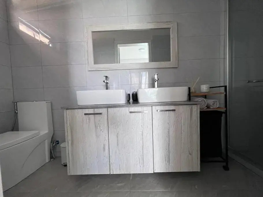 3BD Luxury Penthouse, Big Terrace, 5min from beach