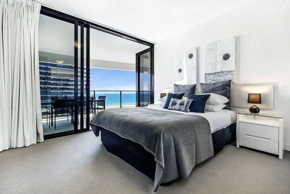 Oracle Sleek & Stylish 2 Bedroom Ocean View