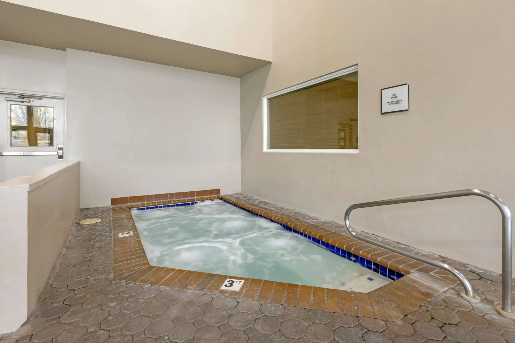 Best Western Plus Mill Creek Inn