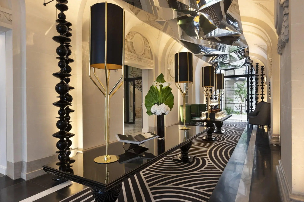 La Clef Champs-Élysées Paris by The Crest Collection