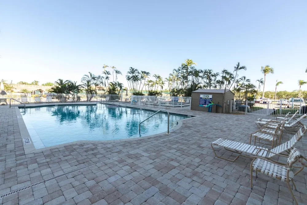 Beach & Tennis 5908