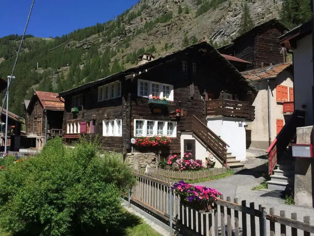 Chalet Sunstar