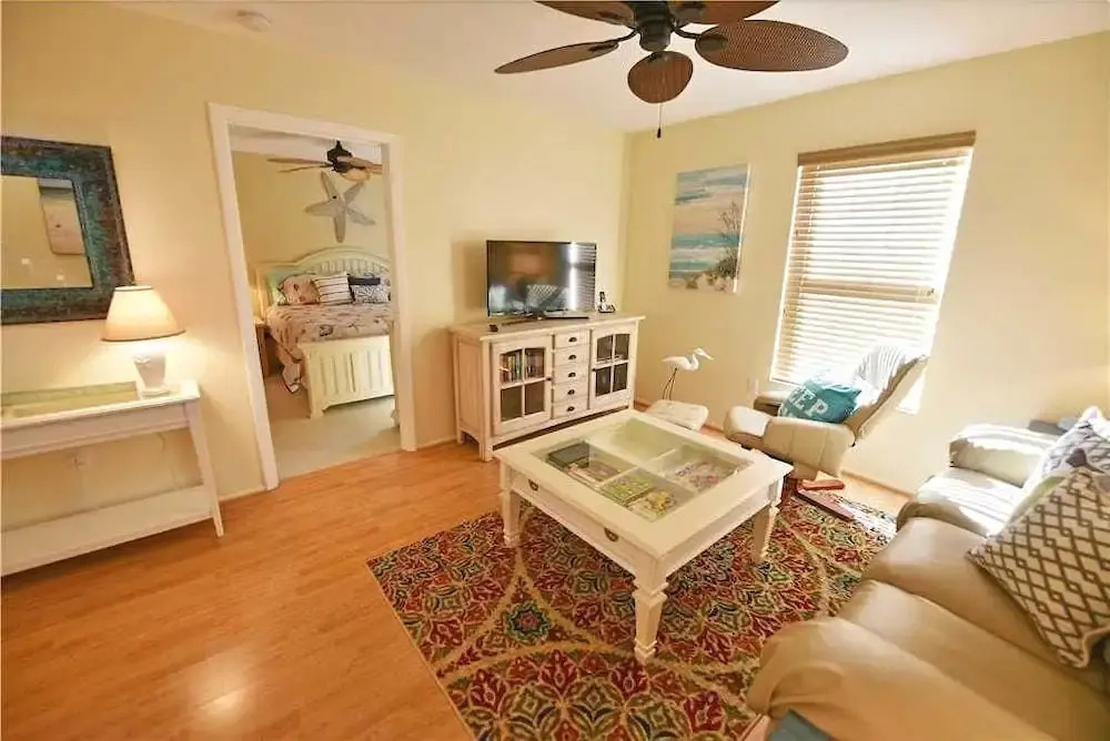Eyes On The Sunset Apartment 3