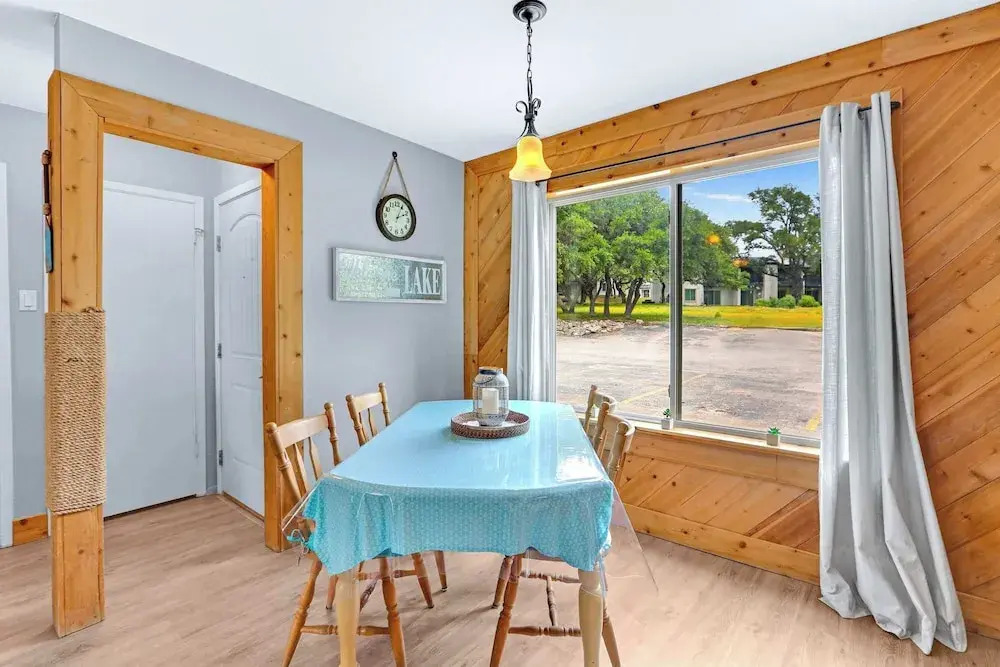 Charming Lakeside Condo - Moments to Lake Fun