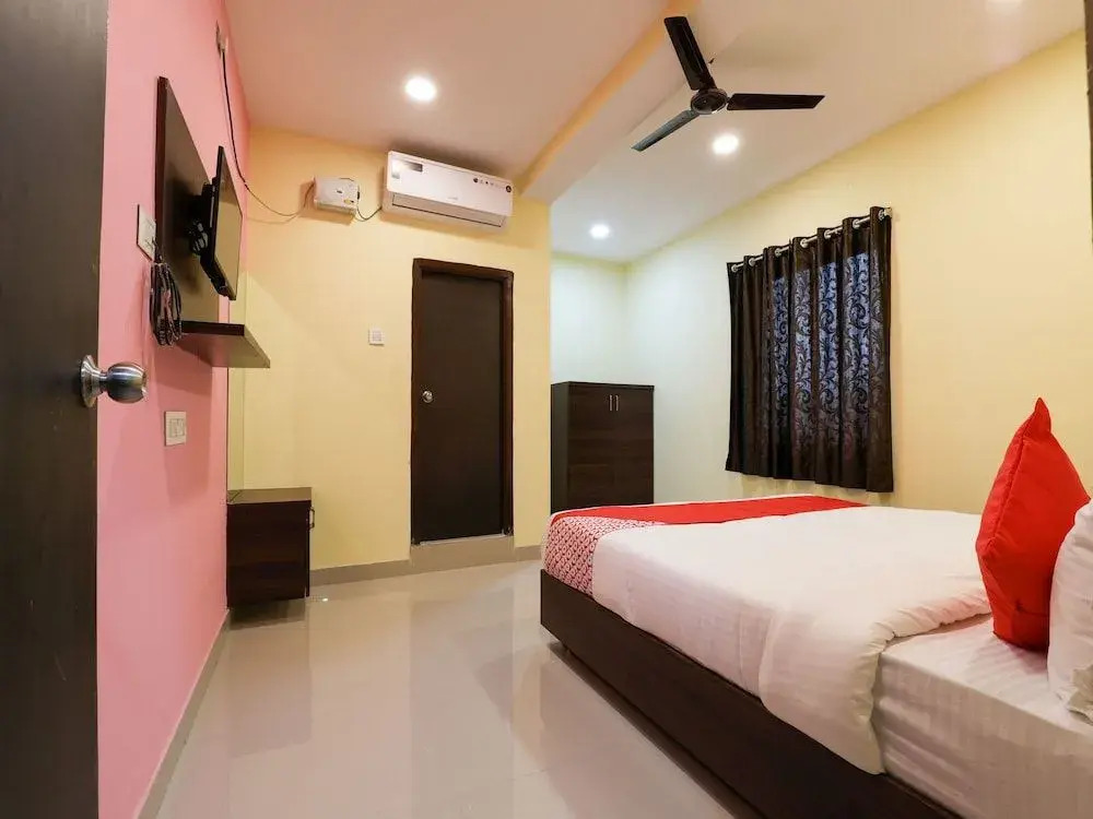 OYO 13569 Virat Residency