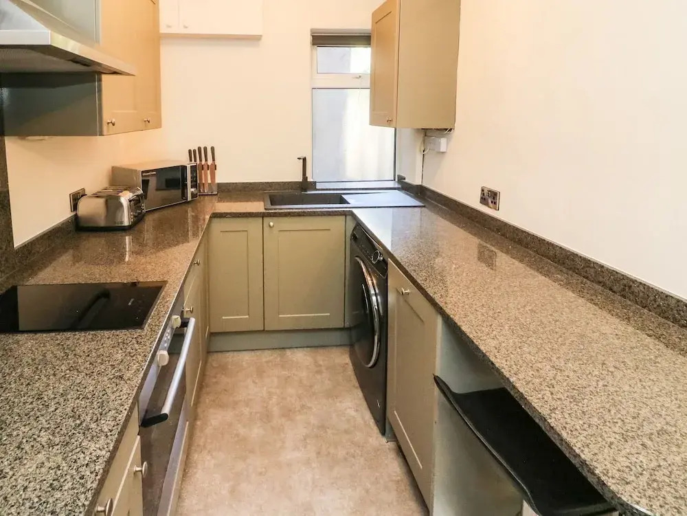 1A Lower Croft Street