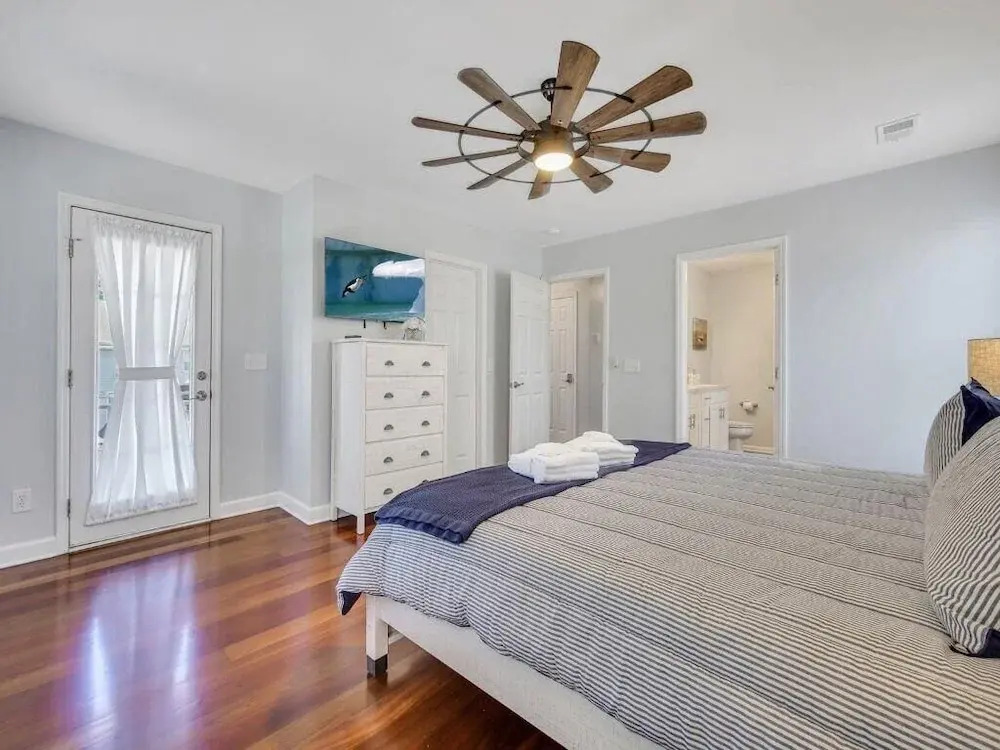 Coastal Quarters in Bluffton - Dog Friendly! Bluffton Park Lowcountry Charmer