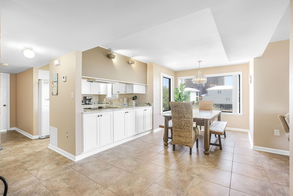Compass Point 201 Pet-friendly for fee Boat Ramp
