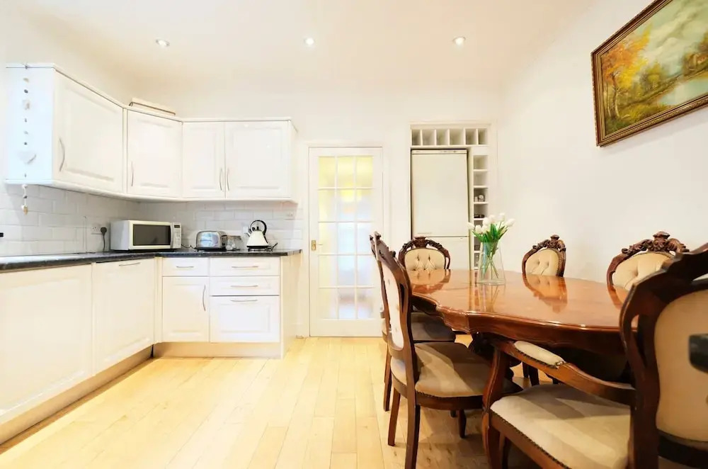 Lovely 1BR Edwardian House For 4 in North London
