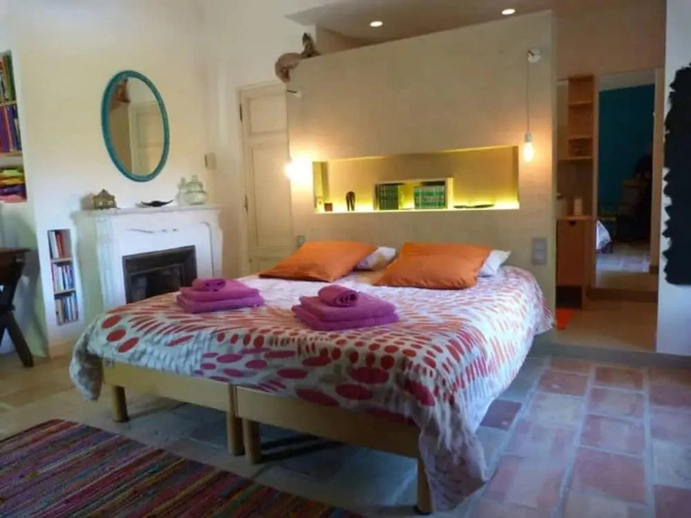 Provencal Villa for Nature Lovers in Lub ron