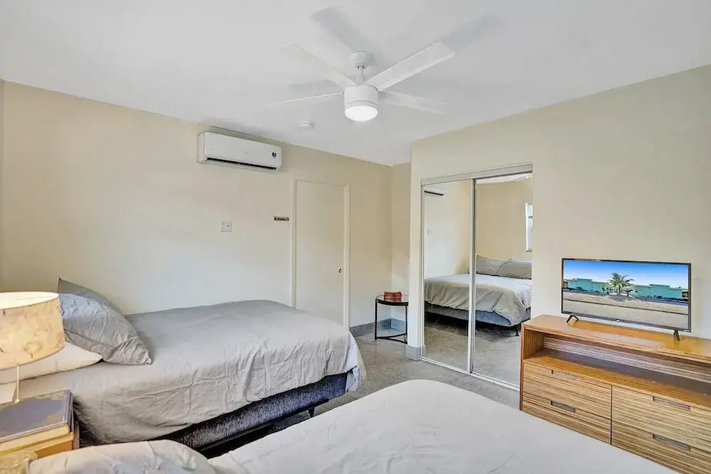 Discount! Modern Ocean-side Studio, 1br/1bath, Hollywood, Free Parking + Bbq!