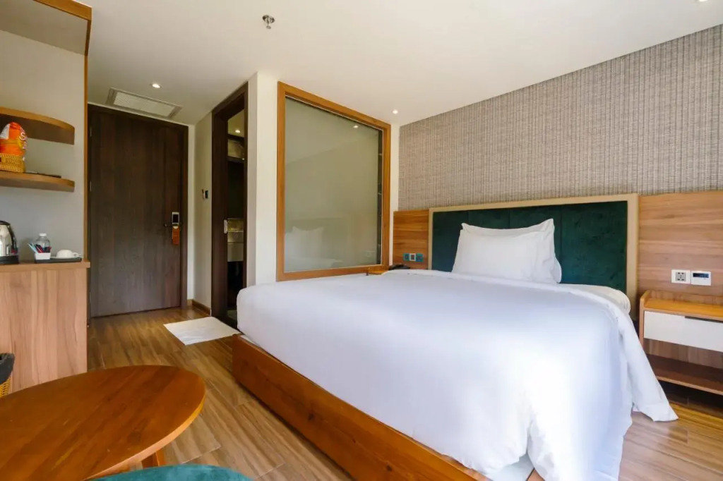 The Tahiti Beach Hotel
