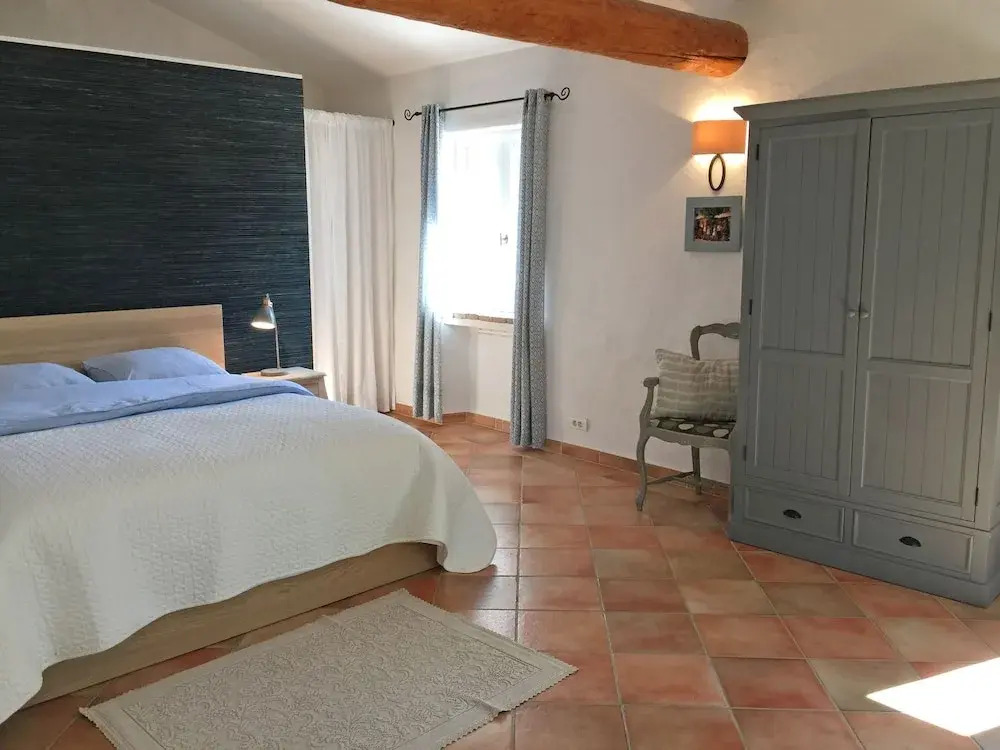 Spacious Villa With Private Swimming Pool a few Minutes' Walk From Lorgues