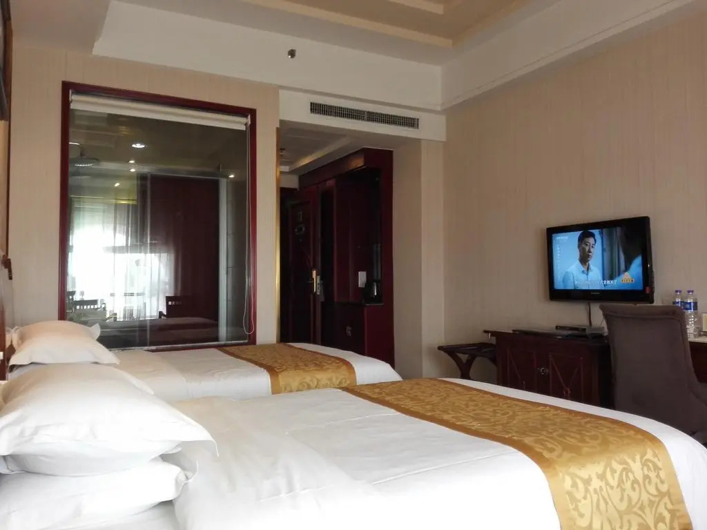 Vienna Hotel Nanyang People Road