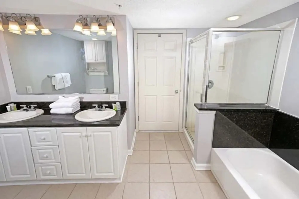Yacht Club S #1-204 4 Bedroom Condo by RedAwning