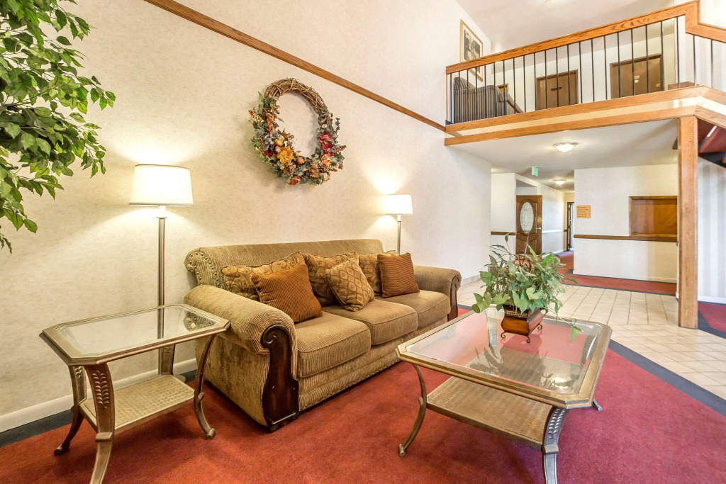 Econo Lodge Inn and Suites Sandy