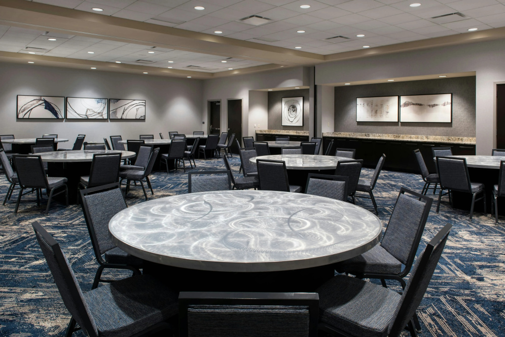 Courtyard by Marriott Philadelphia South at The Navy Yard