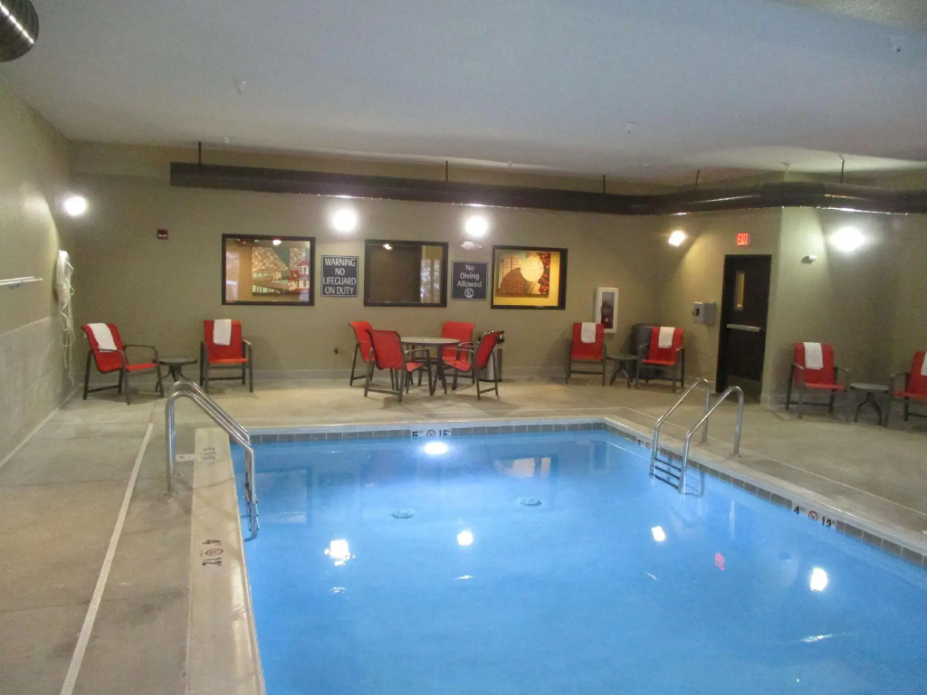 Super 8 Bismarck North
