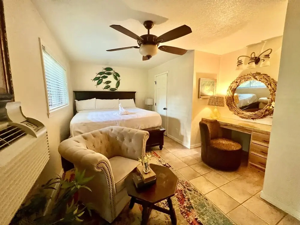 A2 - Poolside King Cabana with full kitchen, king bed, sleeper sofa and pool access