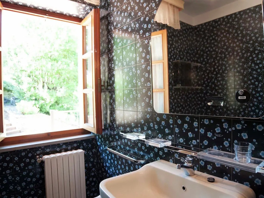 Villa in Casentino With Pool & Castle Views