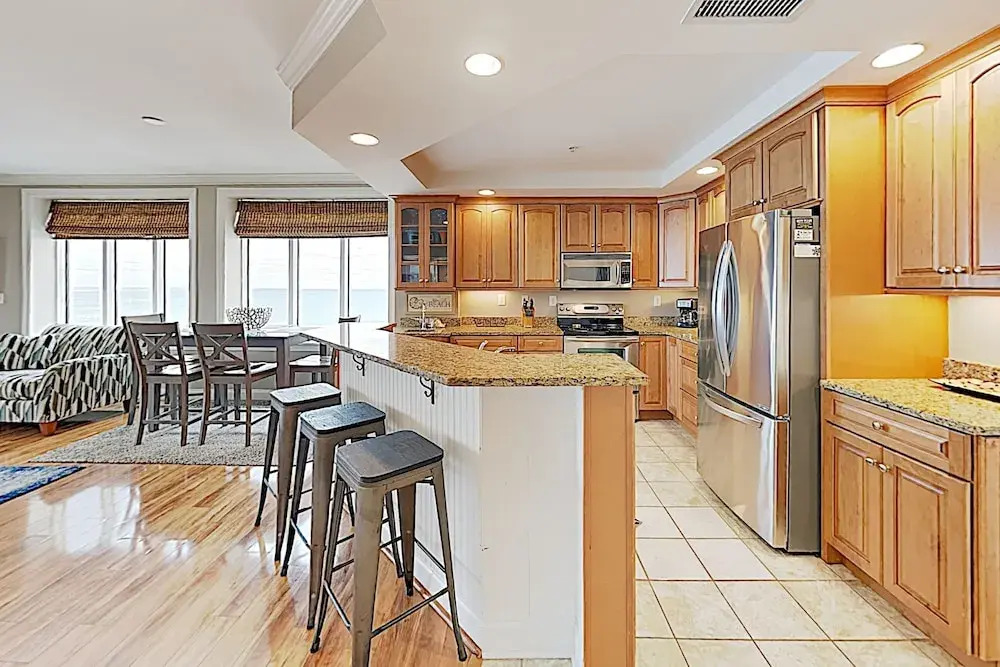 Beachfront Stunner On Boardwalk W/ Balcony & Pool 3 Bedroom Condo