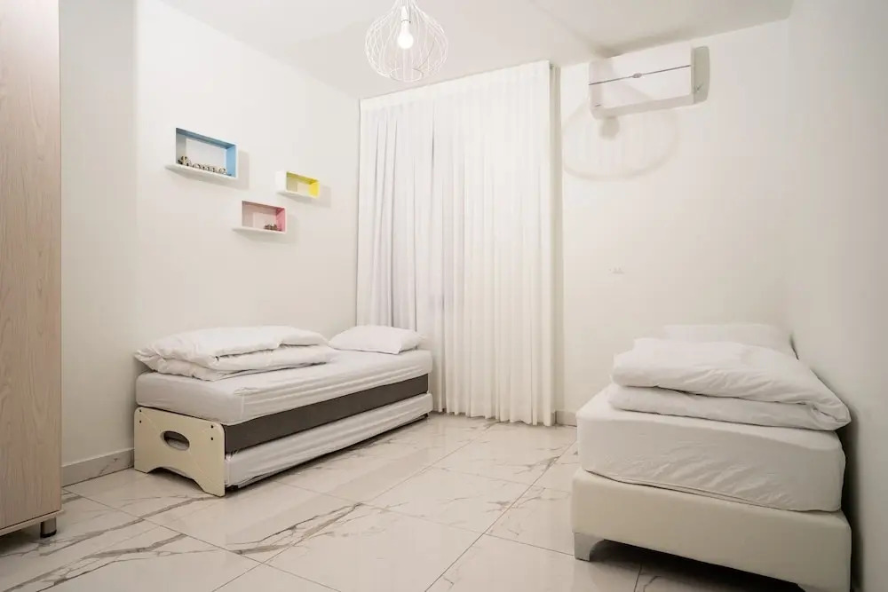 Eshel Suites