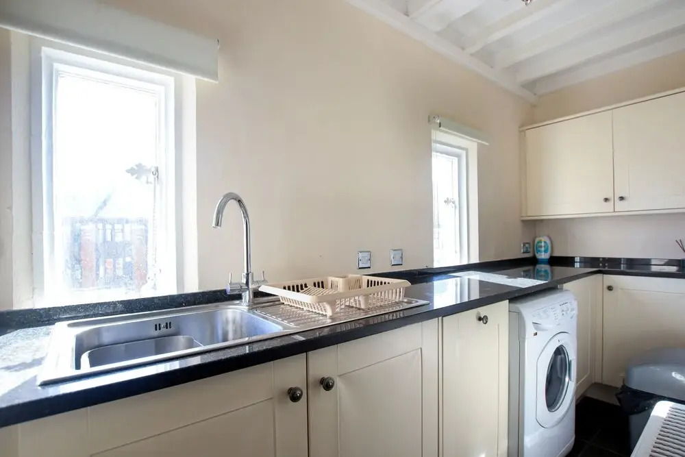 Centrally-located Flat in Stunning Period Building