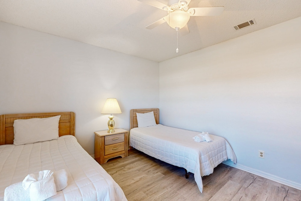 Dog-friendly Getaway With Private Pool, Tennis & AC - Near Theme Parks