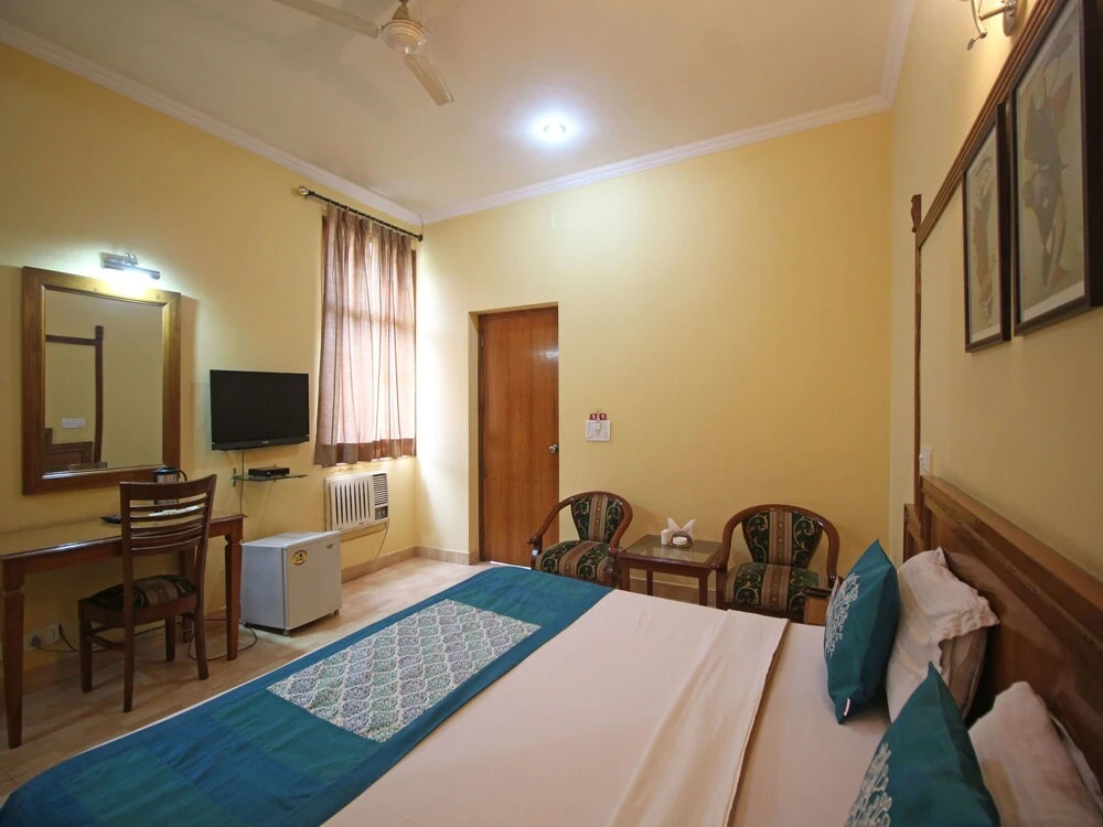Hotel Clarks International