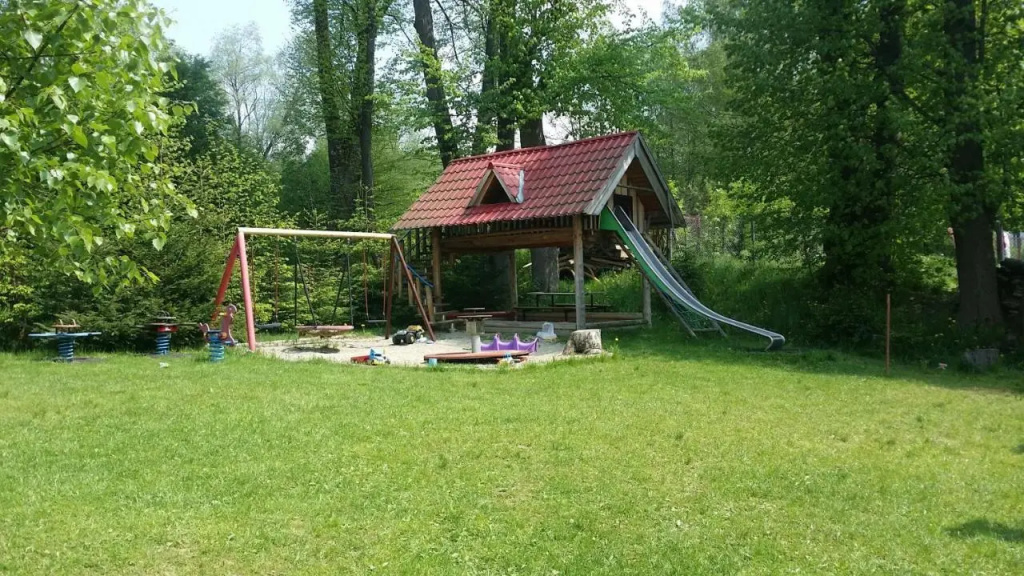 Willa Pod Dębami - BASEN, SALA ZABAW - Małpi Gaj - blisko centrum
