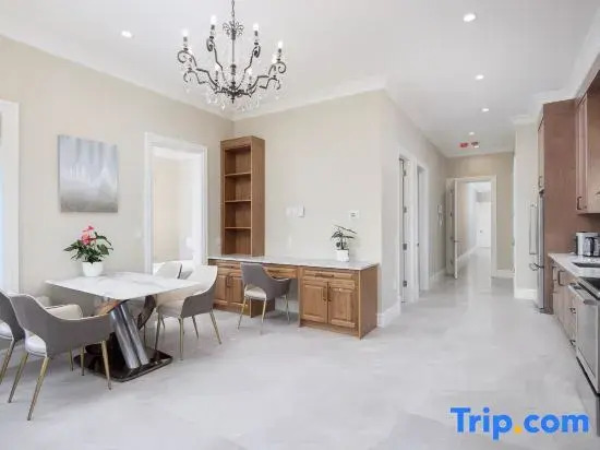 Vancouver Stay ----- Modern Richmond Home  Next to YVR Airport--Brand New & Stylish