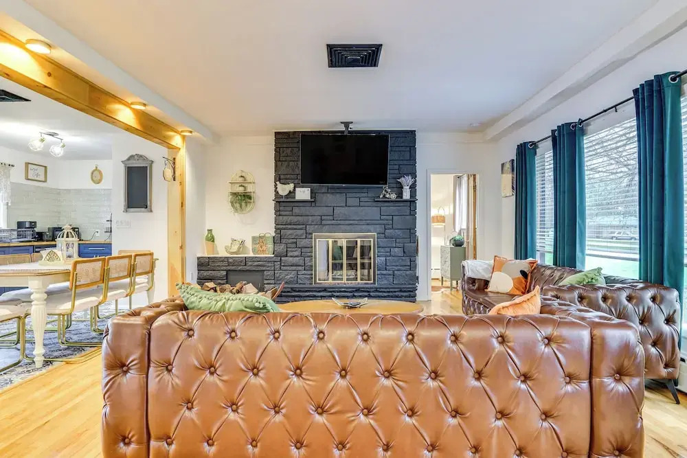 Game Room & Hot Tub! Cresco Family Home